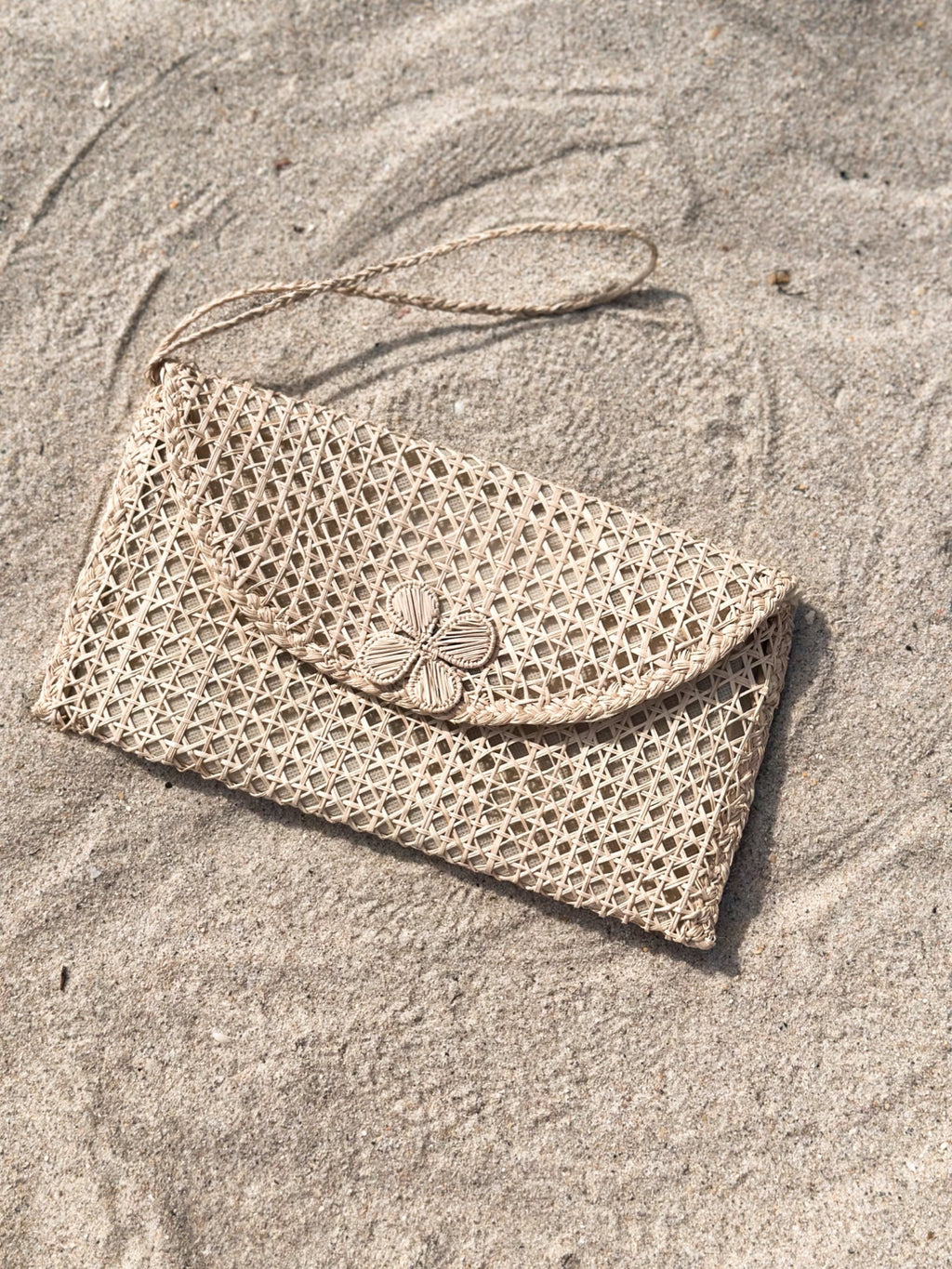 Natural Straw Envelope Flower Clutch