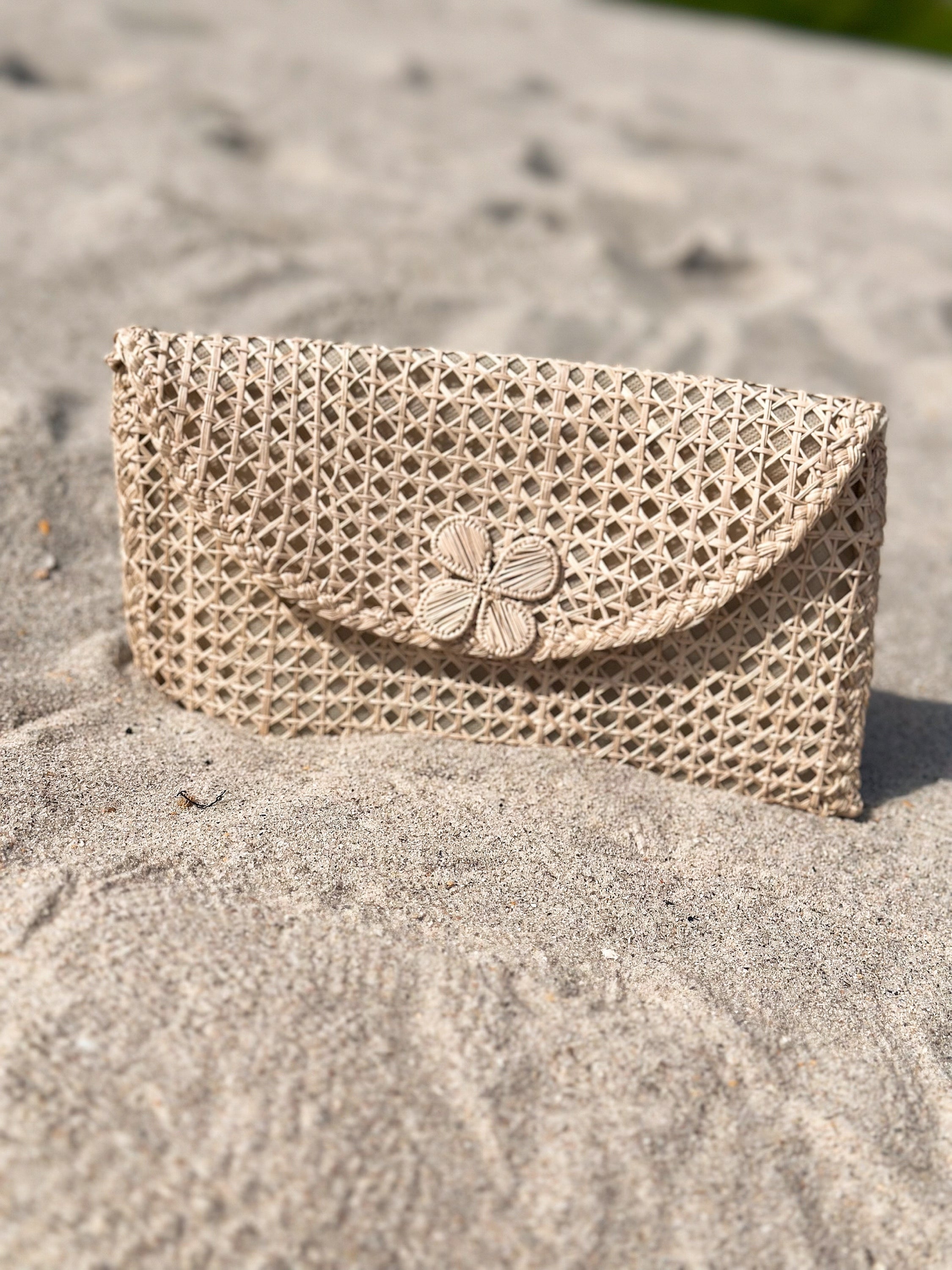 Natural Straw Envelope Flower Clutch